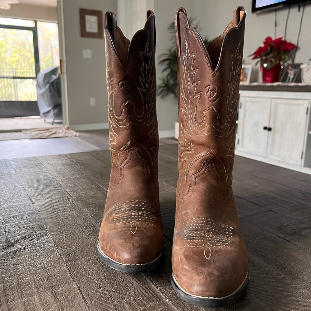 ARIAT cowboy boots